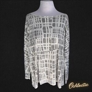 NWT White and grey Marlainwe reversible geometric print long sleeve top